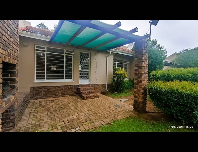 2 BEDROOM TOWNHOUSE FOR SALE IN SONNEGLANS